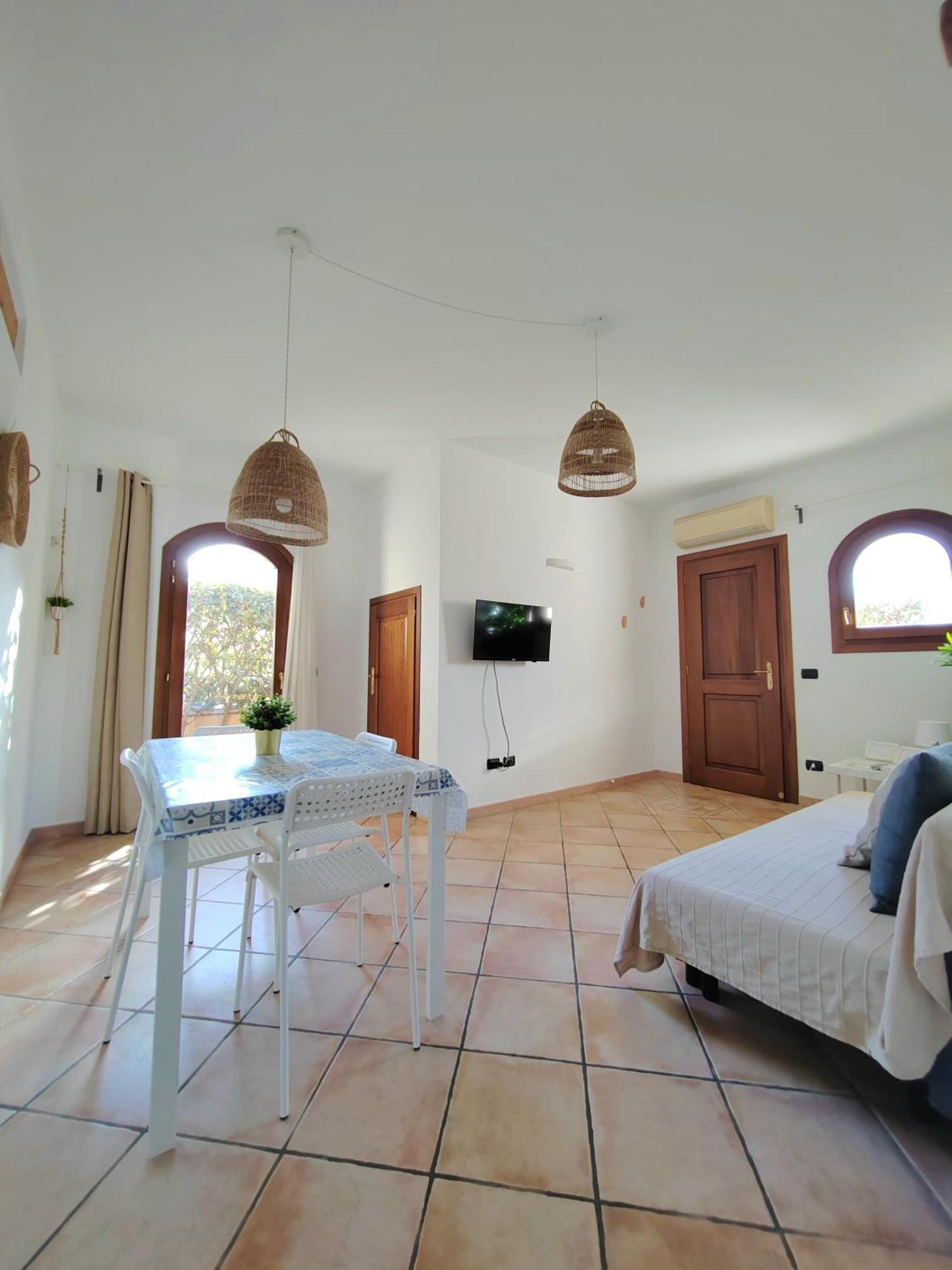 Hommy Lab - Stylish And Modern With Super Kitchen, Separate Entrance, Free Parking Appartement Olbia Buitenkant foto